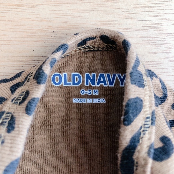 🧸 SALE! (5/$15, 8/$22, 12/$30) Old Navy bodysuit 0-3m baby onesie girl - Picture 4 of 4